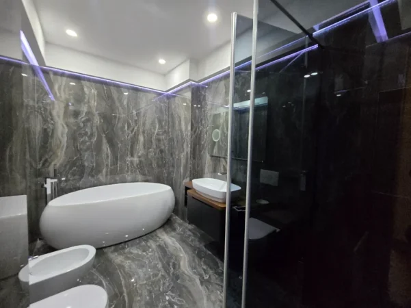 Tirane, shitet apartament 2+1 , 140 m² 490.000 € (delijorgji)