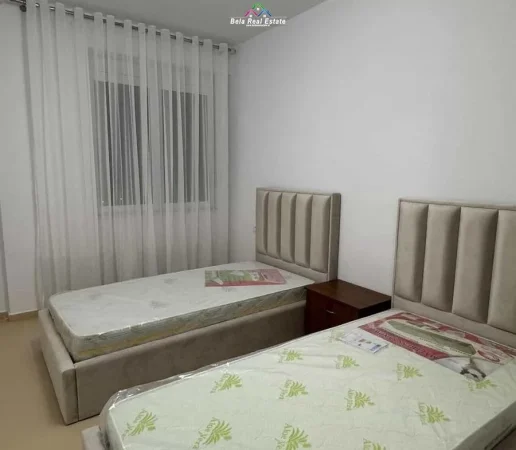 Tirane, jepet me qera apartament 2+1 Kati 7, 101 m² 730 € (fusha e aviacionit)