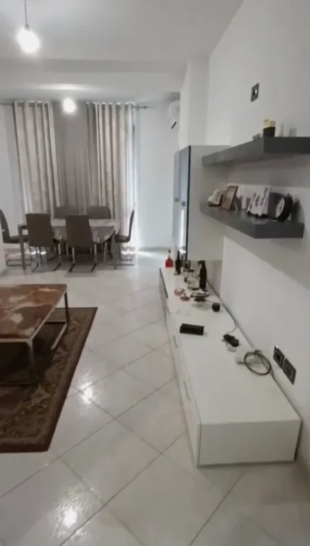 SHITET APARTAMENT 2+1  NE NJE NGA ZONAT ME TE BUKURA TE TIRANES😍