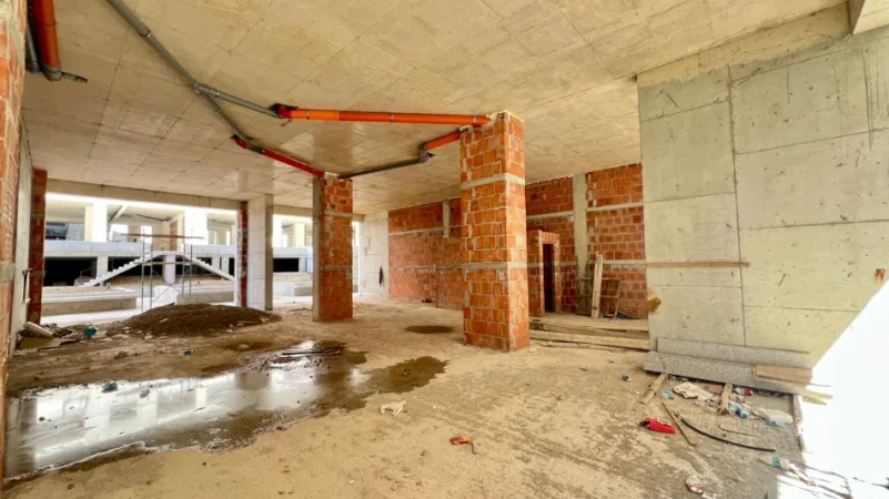 SHITET Ambient Biznesi : Open Space 232m² 📍Paskuqan (Space City Residence) - Buze Unaze (579,800€) || Vetrata te medha me xham🔥