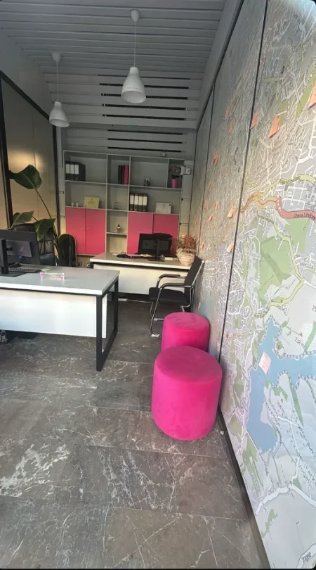 Tirane, jepet me qera dyqan Kati 0, 20 m² 500 € (ZOGU I ZI)