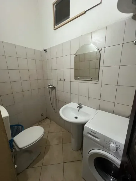 Tirane, jepet me qera apartament 1+1 Kati 0, 45 m² 350 € (Musa agolli)