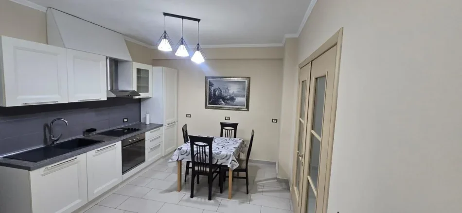 Tirane, jepet me qera apartament 2+1 Kati 5, 95 m² 500 € (Astir)