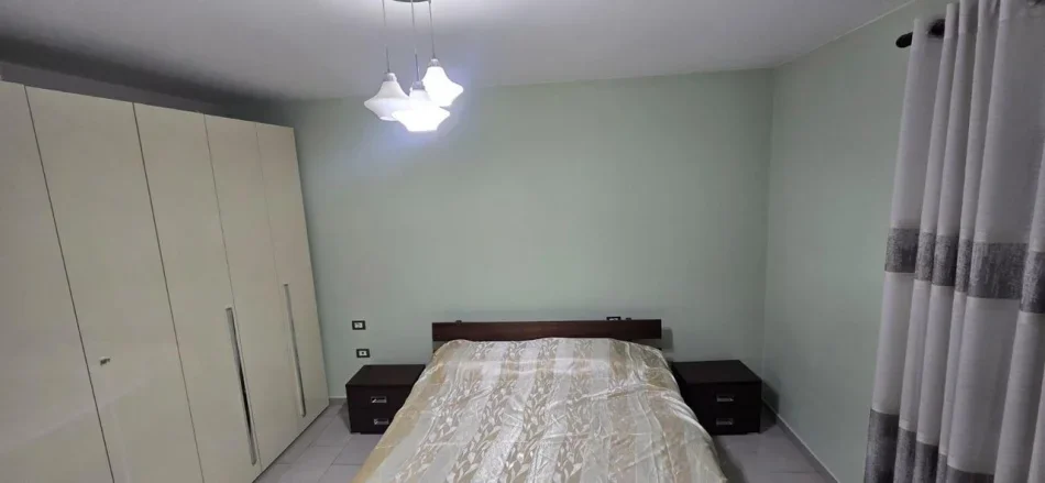 Tirane, jepet me qera apartament 2+1 Kati 5, 95 m² 500 € (Astir)