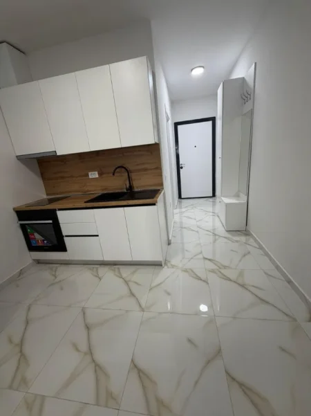 Tirane, jepet me qera apartament , 400 € (Dritan Hoxha)