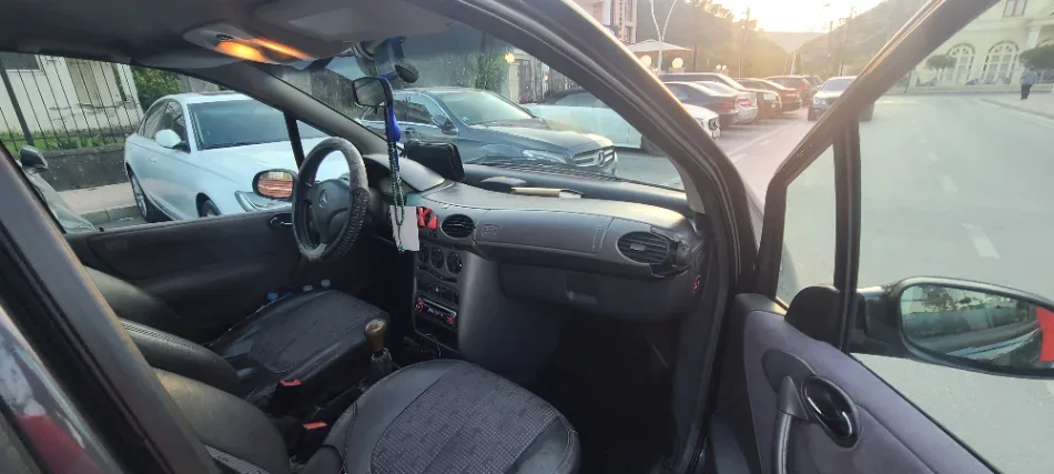 Berat, OKAZION – SHITEN 2 MJETE Mercedes-Benz Nafte, 3.200 €