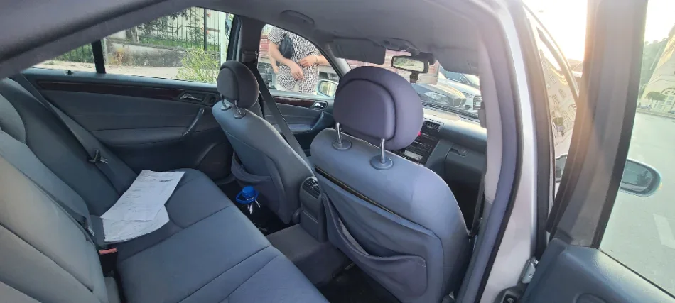 Berat, OKAZION – SHITEN 2 MJETE Mercedes-Benz Nafte, 3.200 €