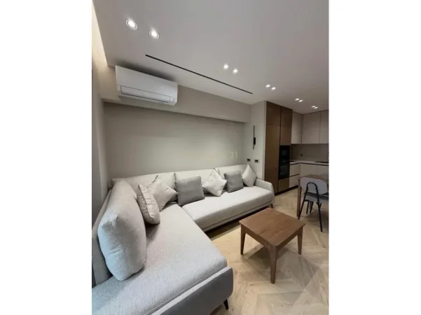 Tirane, jepet me qera apartament 1+1 Kati 4, 65 m² 1.000 € (myslym shyri)