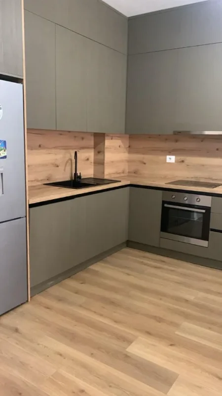 Tirane, jap me qera apartament 1+1+Ballkon Kati 1, 60 m² 400 € (Residenca Kaimi)