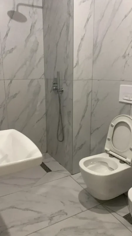 Tirane, jap me qera apartament 1+1+Ballkon Kati 1, 60 m² 400 € (Residenca Kaimi)