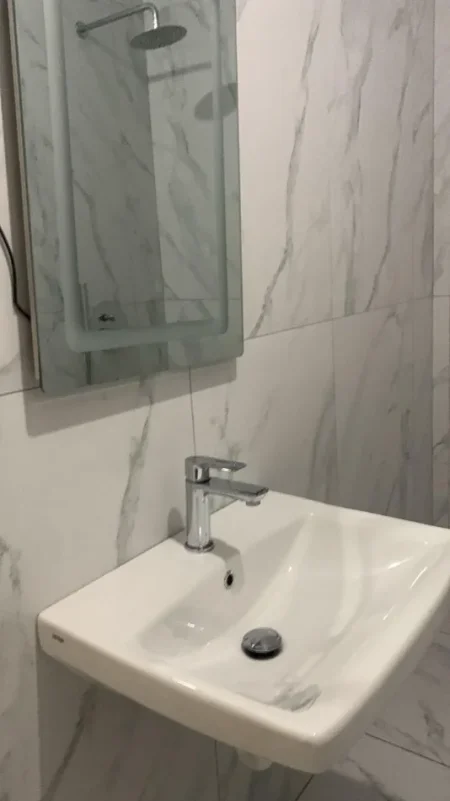Tirane, jap me qera apartament 1+1+Ballkon Kati 1, 60 m² 400 € (Residenca Kaimi)