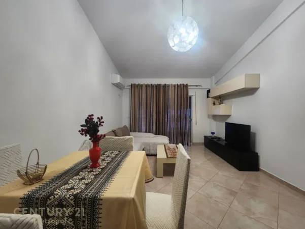 Tirane, jepet me qera apartament 1+1 Kati 5, 70 m² 400 € 