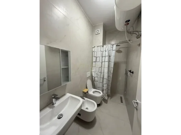 Tirane, jepet me qera apartament 1+1 Kati 3, 55 m² 500 € 