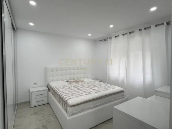 Tirane, jepet me qera apartament 2+1 Kati 2, 61 m² 600 € (Pediatria)