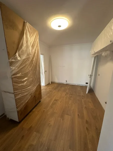 Tirane, shitet apartament 2+1+Ballkon Kati 10, 105 m² 290.000 € (Kompleksi Delijorgji)