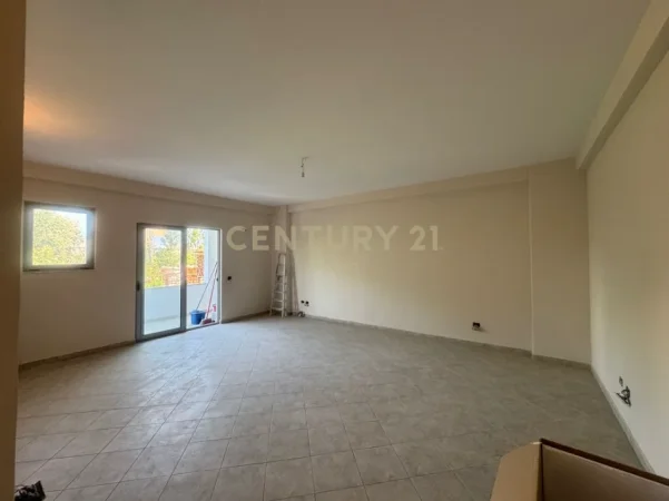 Tirane, shitet apartament 2+1+Ballkon Kati 2, 118 m² 120.000 € (astir)