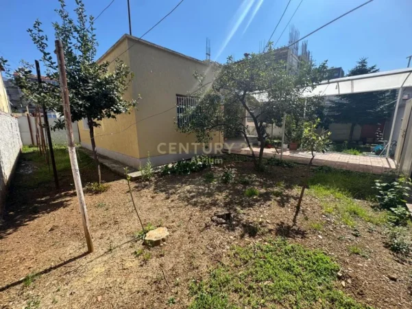 Tirane, shitet shtepi 1 Katshe Kati 1, 287 m² 320.000 € (Allias)