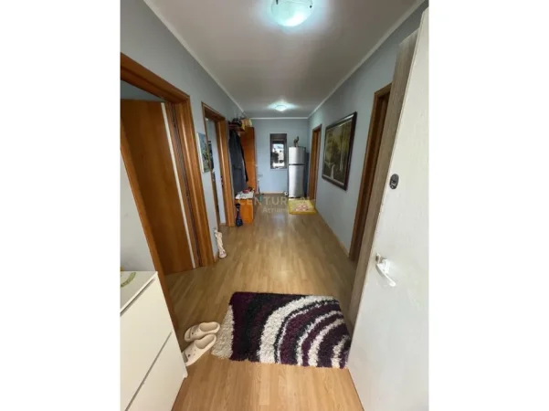 Tirane, shitet shtepi 1 Katshe Kati 1, 287 m² 320.000 € (Allias)