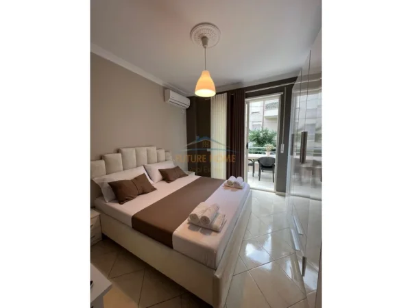 Tirane, shitet apartament 1+1+Ballkon Kati 2, 86 m² (Liqeni i Thate)