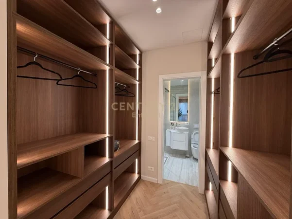 Tirane, shitet apartament 2+1+Ballkon Kati 9, 113 m² 410.000 € (rruga e kavajes)