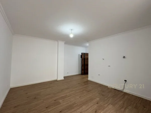 Tirane, shitet apartament 2+1 Kati 4, 75 m² 222.000 € (rruga e bogdaneve)