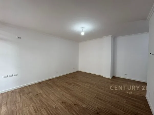 Tirane, shitet apartament 2+1 Kati 4, 75 m² 222.000 € (rruga e bogdaneve)