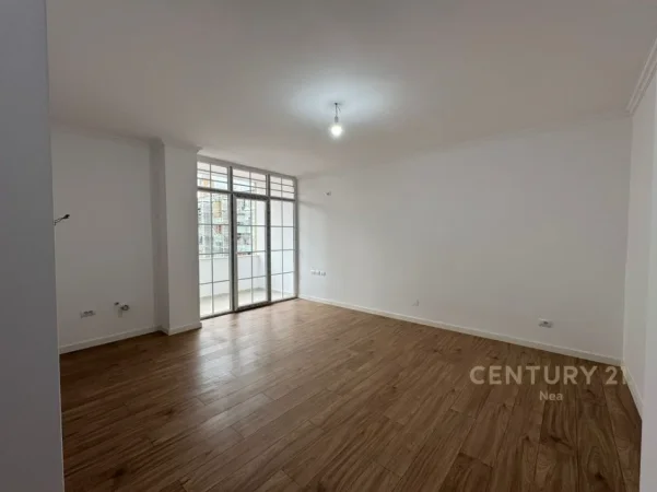 Tirane, shitet apartament 2+1 Kati 4, 75 m² 222.000 € (rruga e bogdaneve)