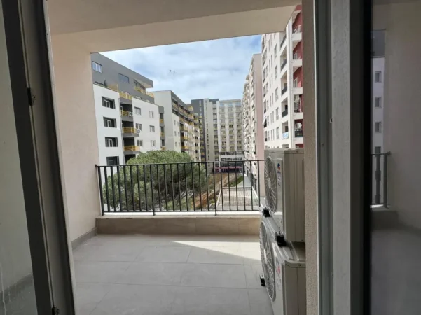 Tirane, jepet me qera zyre Kati 3, 70 m² 450 € (Rr. Dritan Hoxha kompleksi Aura)