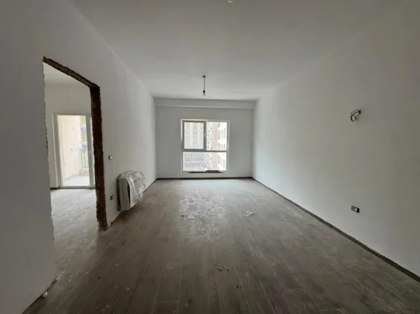 Tirane, jepet me qera zyre Kati 3, 70 m² 450 € (Rr. Dritan Hoxha kompleksi Aura)
