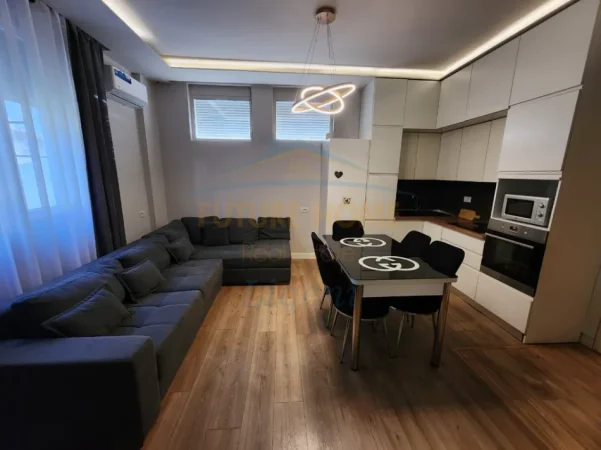 Tirane, jepet me qera apartament 1+1+Ballkon Kati 0, 46 m² 550 € (Liqeni i Thate)