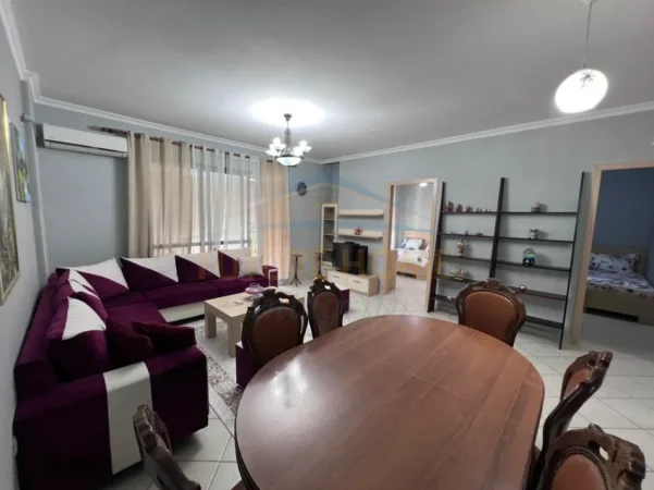 Tirane, jepet me qera apartament 2+1+Ballkon Kati 6, 70 m² 598 € (Tregu Elektrik)