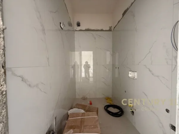 Tirane, shitet apartament 1+1 Kati 8, 56 m² 118.000 € (ish fusha aviacionit)