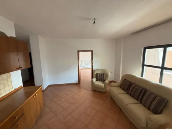 Tirane, shitet apartament 1+1 Kati 3, 75 m² 129.000 € (5 maji)