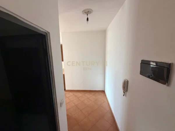 Tirane, shitet apartament 1+1 Kati 3, 75 m² 129.000 € (5 maji)