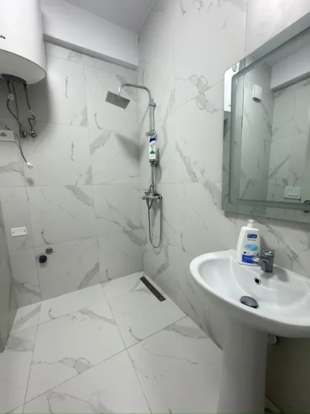 Tirane, jepet me qera apartament 1+1 Kati 5, 67 m² 530 € 