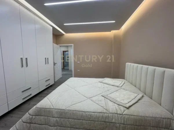 Tirane, jepet me qera apartament 3+1+Ballkon Kati 1, 145 m² 900 € (don bosko)