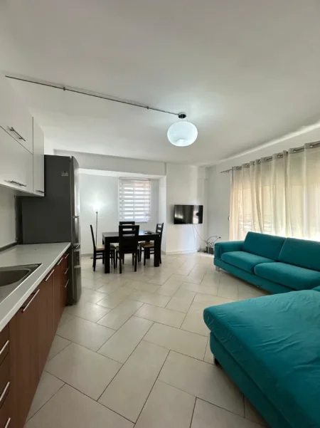 Tirane, jepet me qera apartament 2+1+Ballkon Kati 8, 90 m² 4.500 € (Astir)