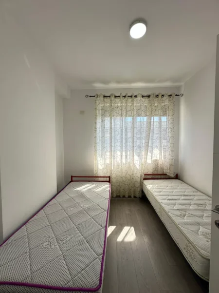 Tirane, jepet me qera apartament 2+1+Ballkon Kati 8, 90 m² 4.500 € (Astir)