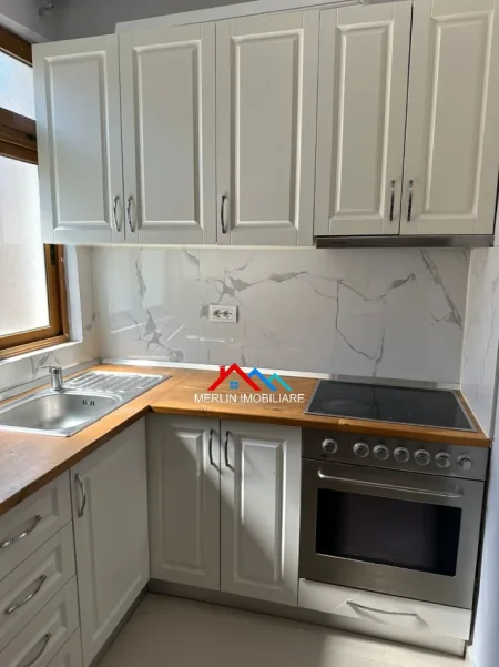 Tirane, jepet me qera apartament 1+1 Kati 3, 47 m² 520 € (RRUGA YLBERE BYLYKBASHI,21 DHJETORI)