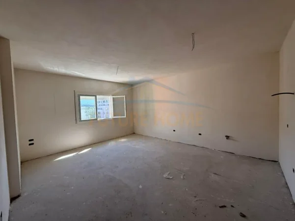 Tirane, shitet apartament 2+1+2+Post Parkimi, Kati 5, 98 m² 275.000 € (Shkolla e Kuqe)