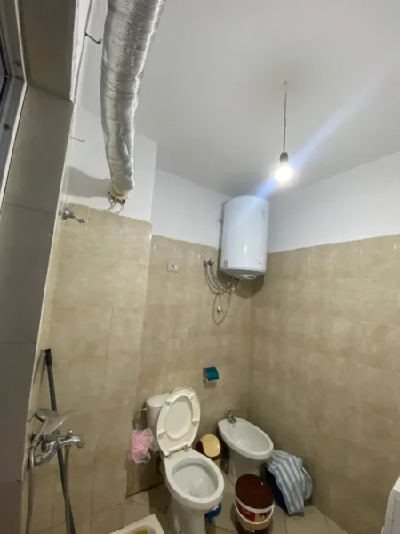 🏡 JEPET ME QERA APARTAMENT 1+1 TEK PARKU TEK  RRUGA E KAVAJËS , 400 Eur