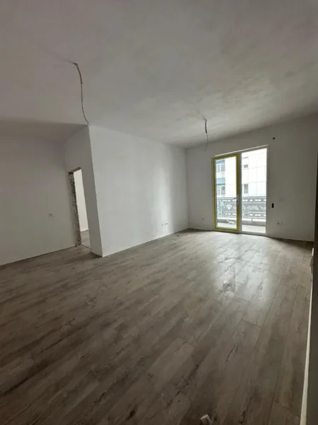 Tirane, shitet apartament 2+1+Ballkon Kati 2, 102 m² 91.980 € (Kamez Rruga "Donald Trump")