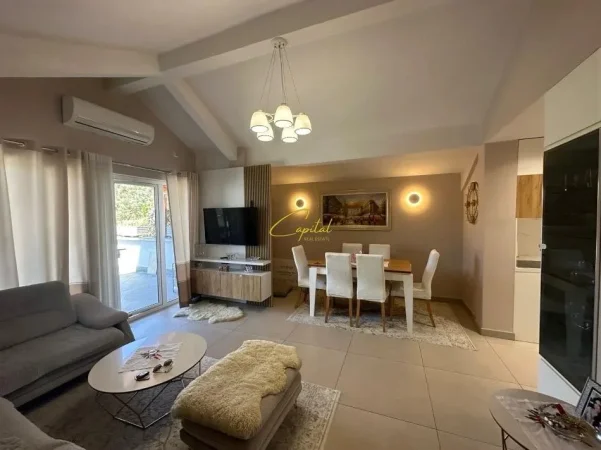 Tirane, jepet me qera apartament 2+1 Kati 3, 120 m² 750 € (XHAMLLIKU)