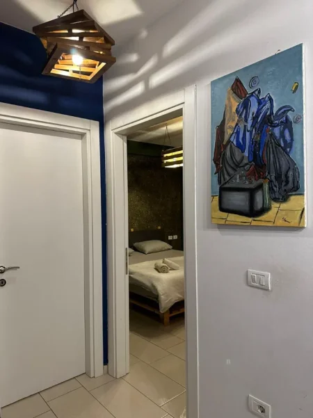 Tirane, jepet me qera apartament 1+1+Ballkon Kati 2, 67 m² 500 € (Kopshti botanik)