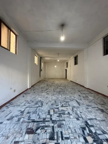Tirane, jepet me qera , 120 m² 550 € 