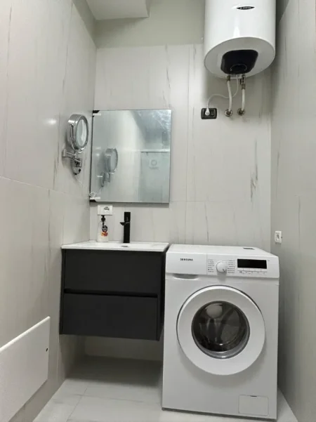 Durres, jepet me qera apartament 1+1+Ballkon Kati 2, 67 m² 400 € (Rruga Ankona, Nd.52, Plazh - Skembi i Kavajes)
