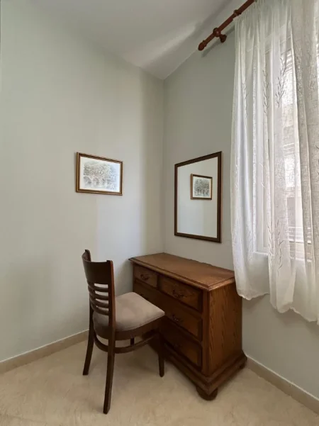 Durres, jepet me qera apartament 1+1+Ballkon Kati 2, 67 m² 400 € (Rruga Ankona, Nd.52, Plazh - Skembi i Kavajes)