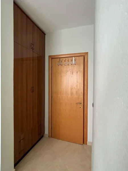 Durres, jepet me qera apartament 1+1+Ballkon Kati 2, 67 m² 400 € (Rruga Ankona, Nd.52, Plazh - Skembi i Kavajes)
