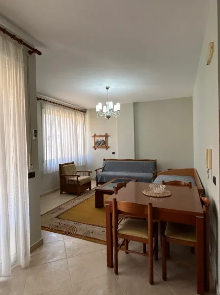 Durres, jepet me qera apartament 1+1+Ballkon Kati 2, 67 m² 400 € (Rruga Ankona, Nd.52, Plazh - Skembi i Kavajes)