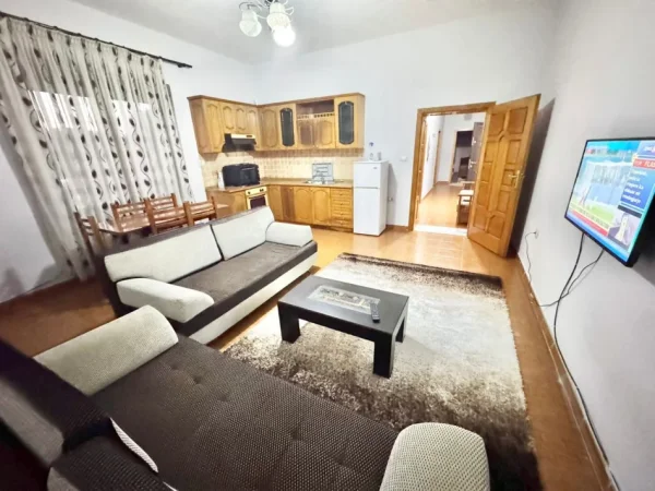 Tirane, jepet me qera apartament 1+1 Kati 2, 70 m² 400 € (Qsut)